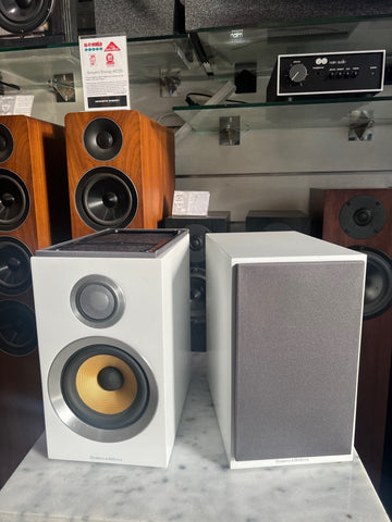 Bowers and Wilkins CM1 S2 Bookshelf Speakers, TRADE-IN White