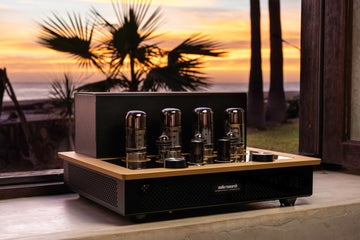Audio Research i50, 50W Vacuum Tube Amplifier...special $7995