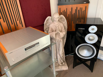 Yamaha CDS 3000 CD Player ... smooth angel disc spinner