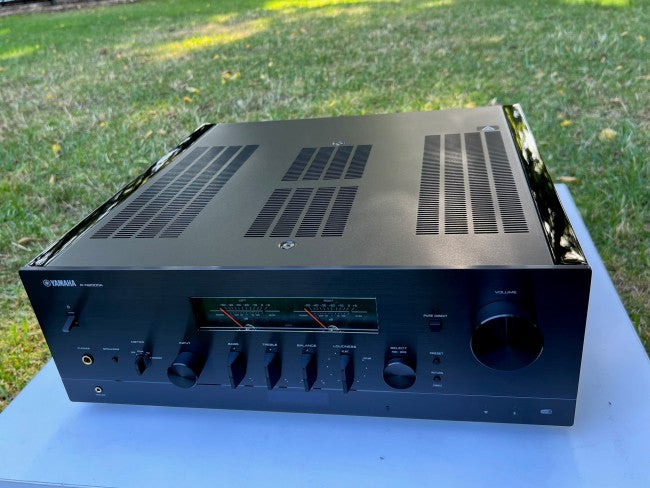 Yamaha RN2000A Streaming Receiver ... heavy cruiser stereo tuner amp