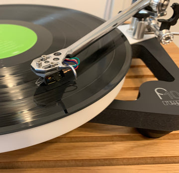 Rega Planar 10 Turntable