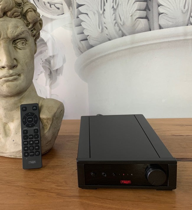 Rega Io ...quintissential amplifier