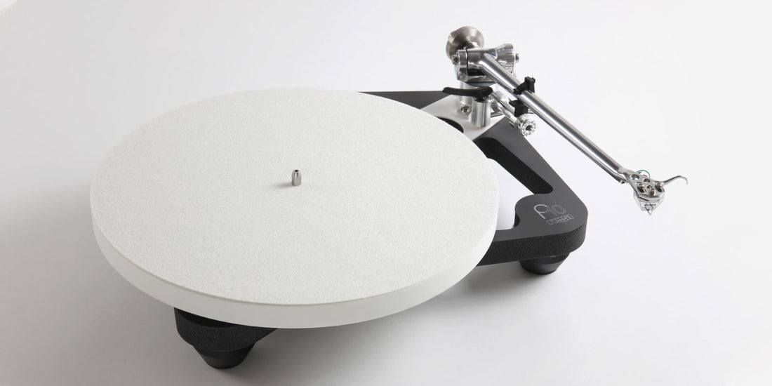 Rega Planar 10 Turntable